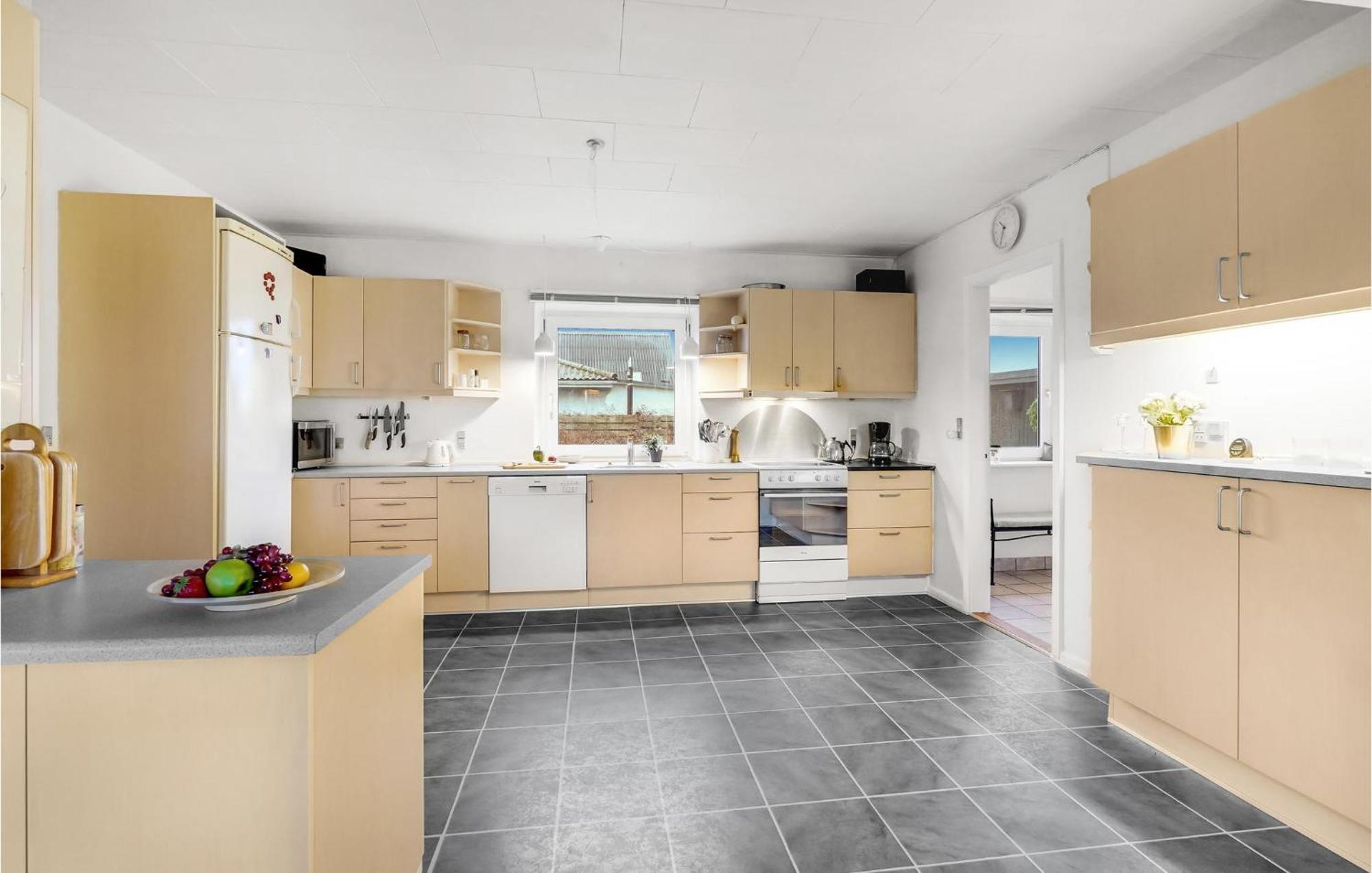 Beautiful Home In Nakskov With Kitchen ภายนอก รูปภาพ